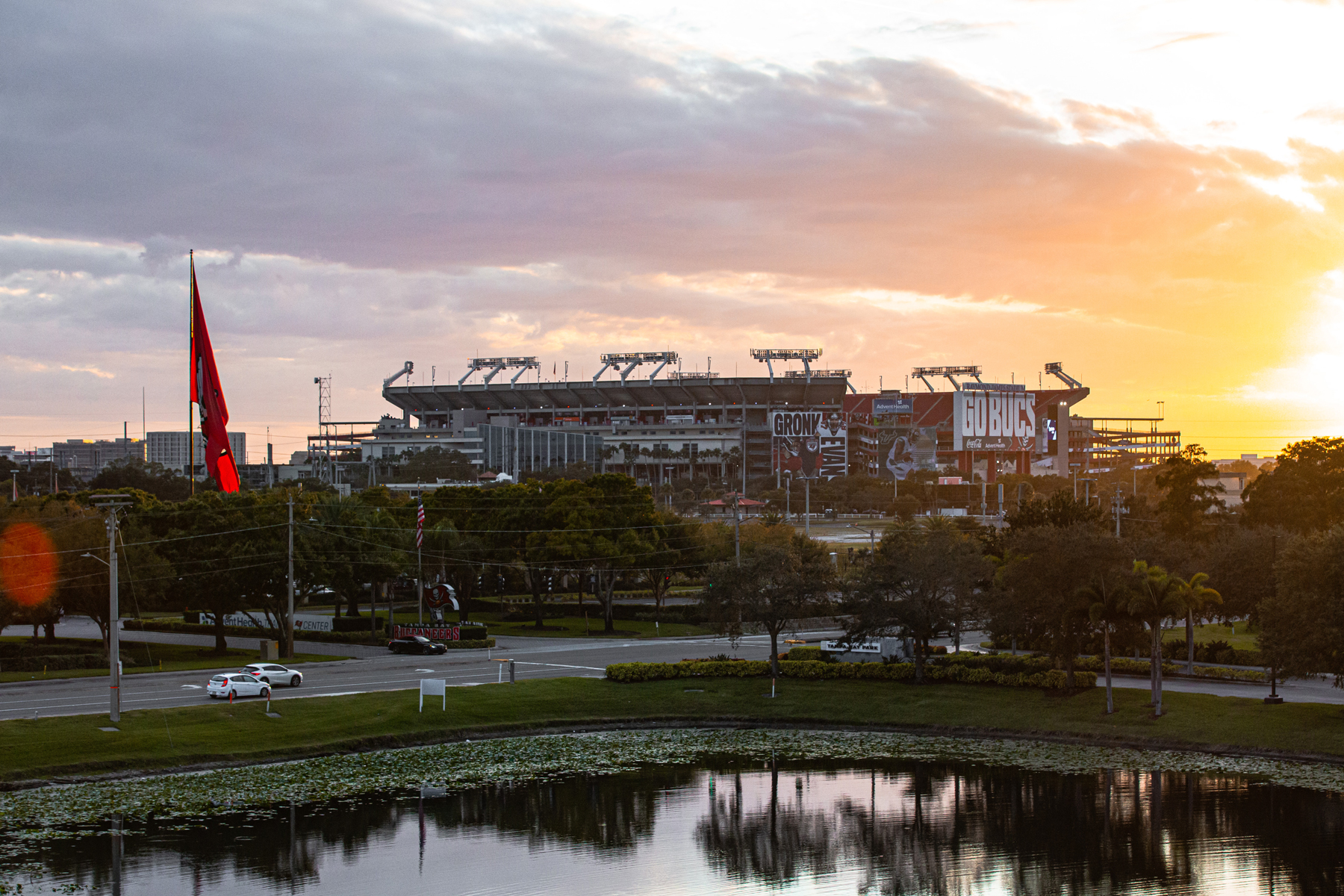 TAMPA BAY BUCCANEERS 1ST FRANCHISE WIN 